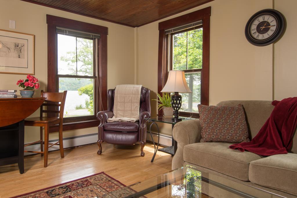 Lake House At Ferry Point Sanbornton Ruang foto